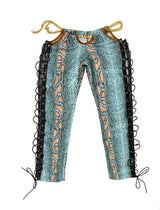 TEMPTATIONS LACE UP CAPRI